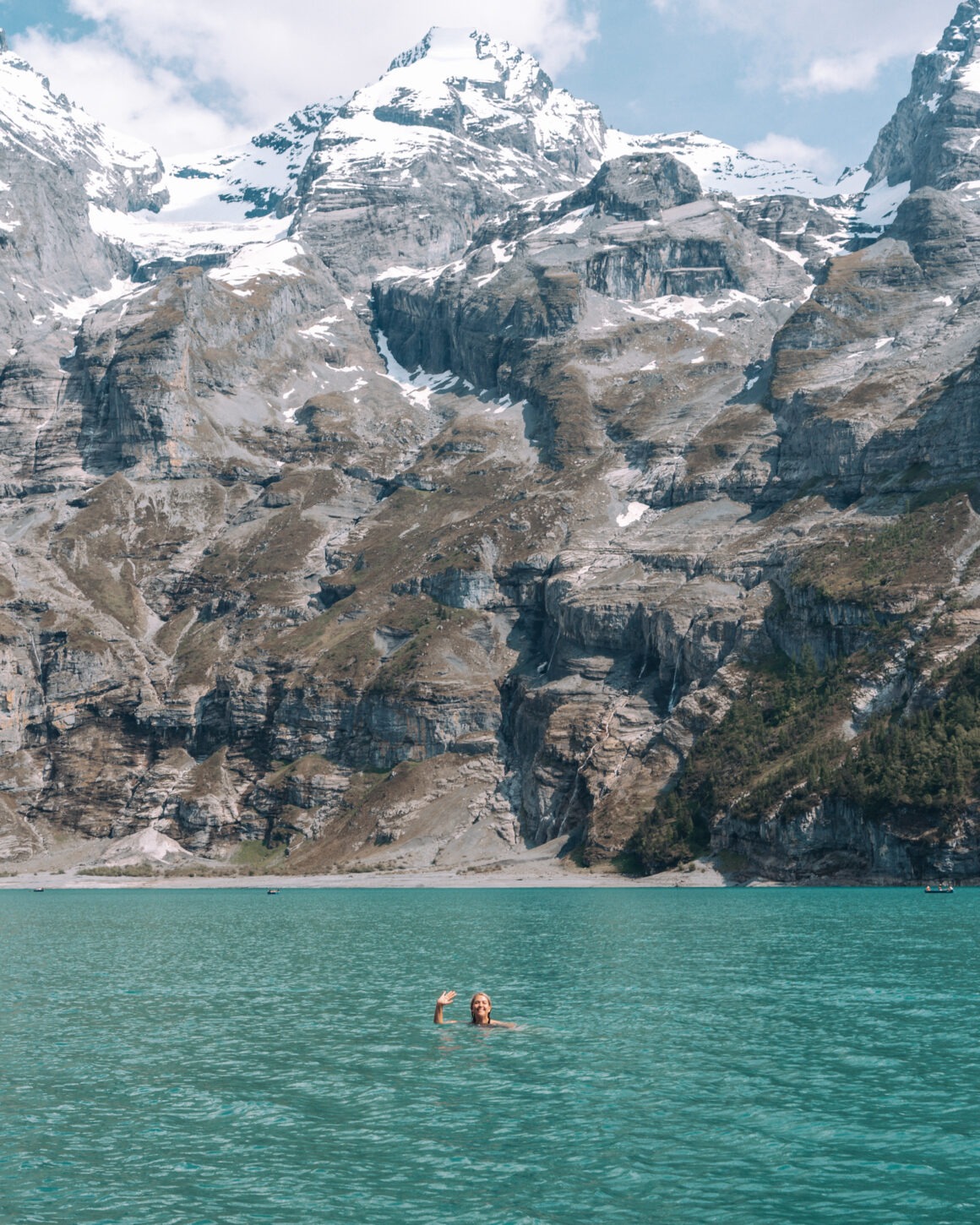 Schwimmen im Oeschinensee