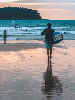 Surfen am Kata Beach