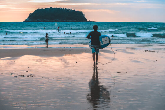 Surfen am Kata Beach