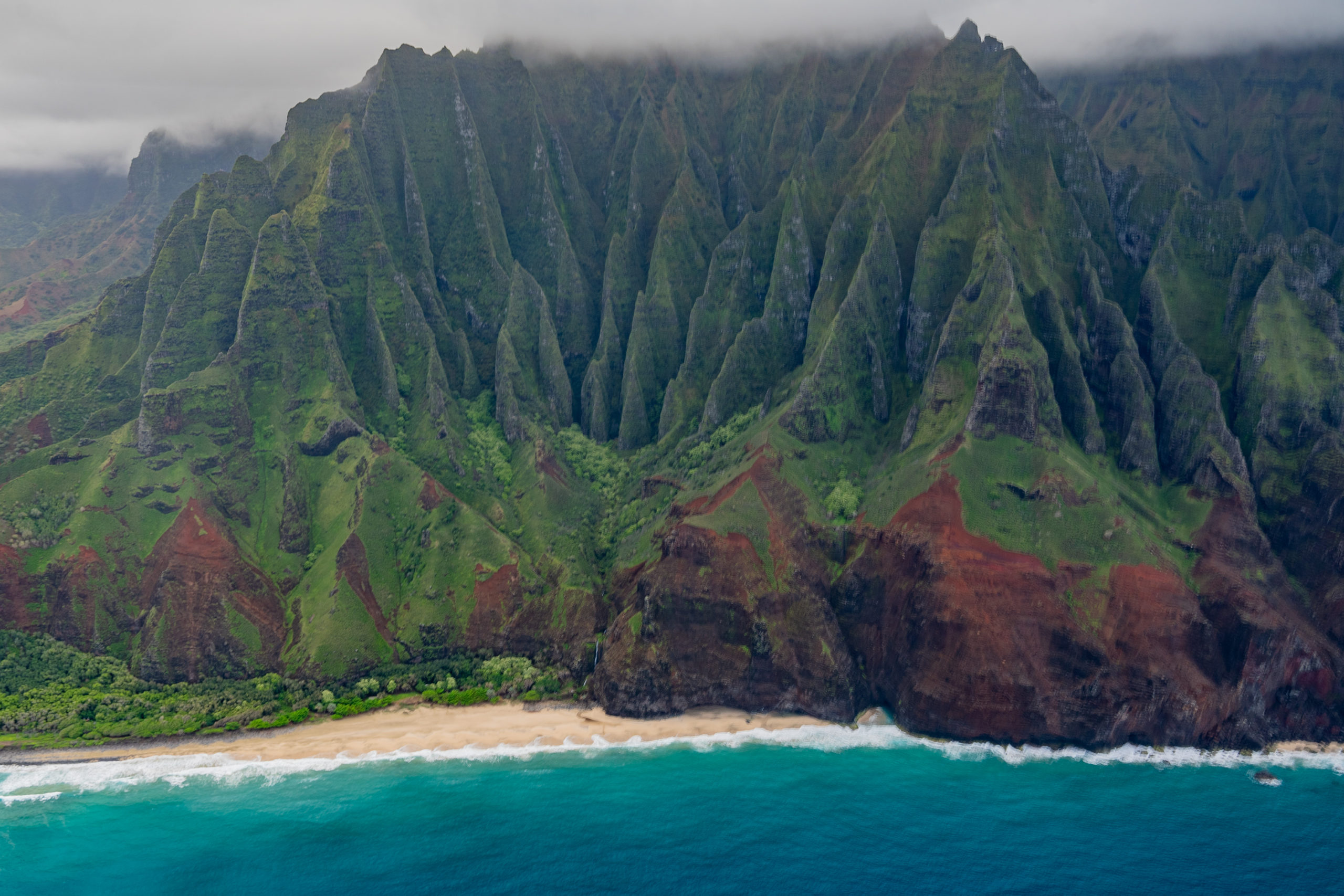 Heliflug über der Napali Coast